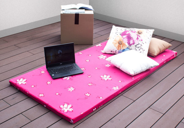 URATEX Siesta mattress in fuchsia pink with floral print, with pillows