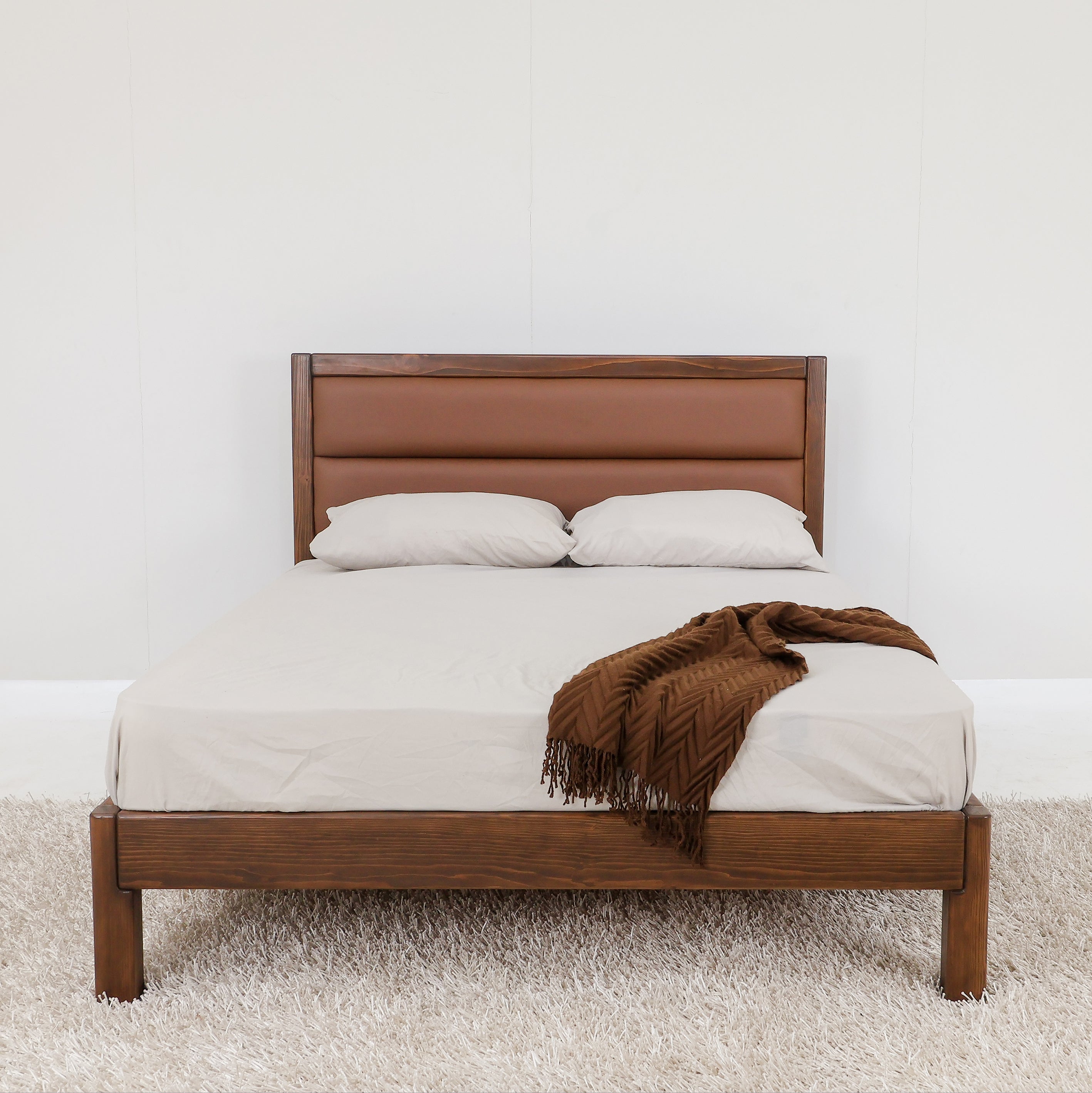 HUGO-B Double Bed 54x75