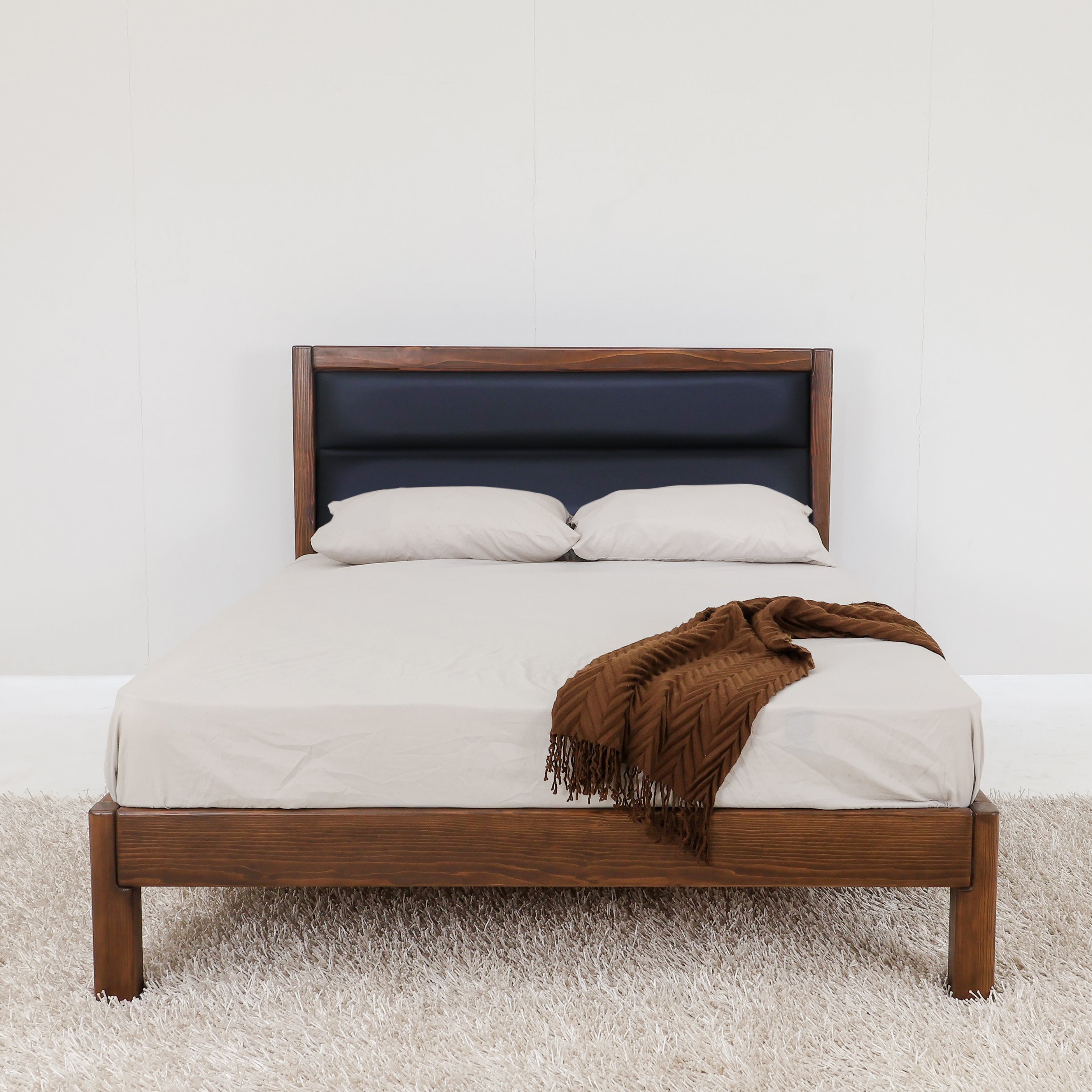 HUGO-B Double Bed 54x75